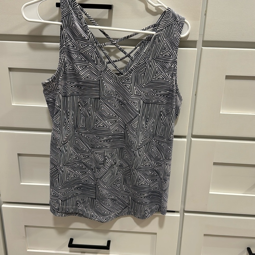 Title Nine Yasumi Moisture Wicking Tank Medium Open Crossover Back